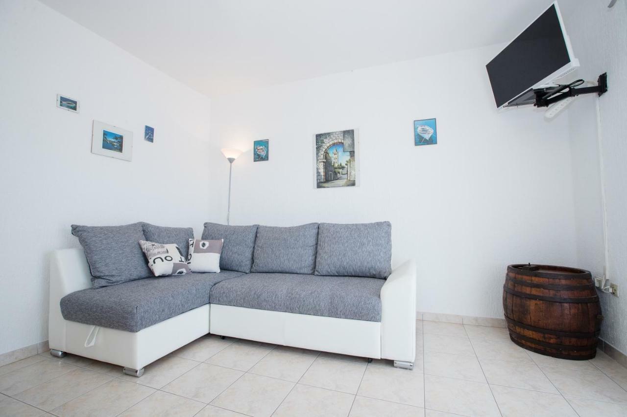 Dania Apartment Lopar