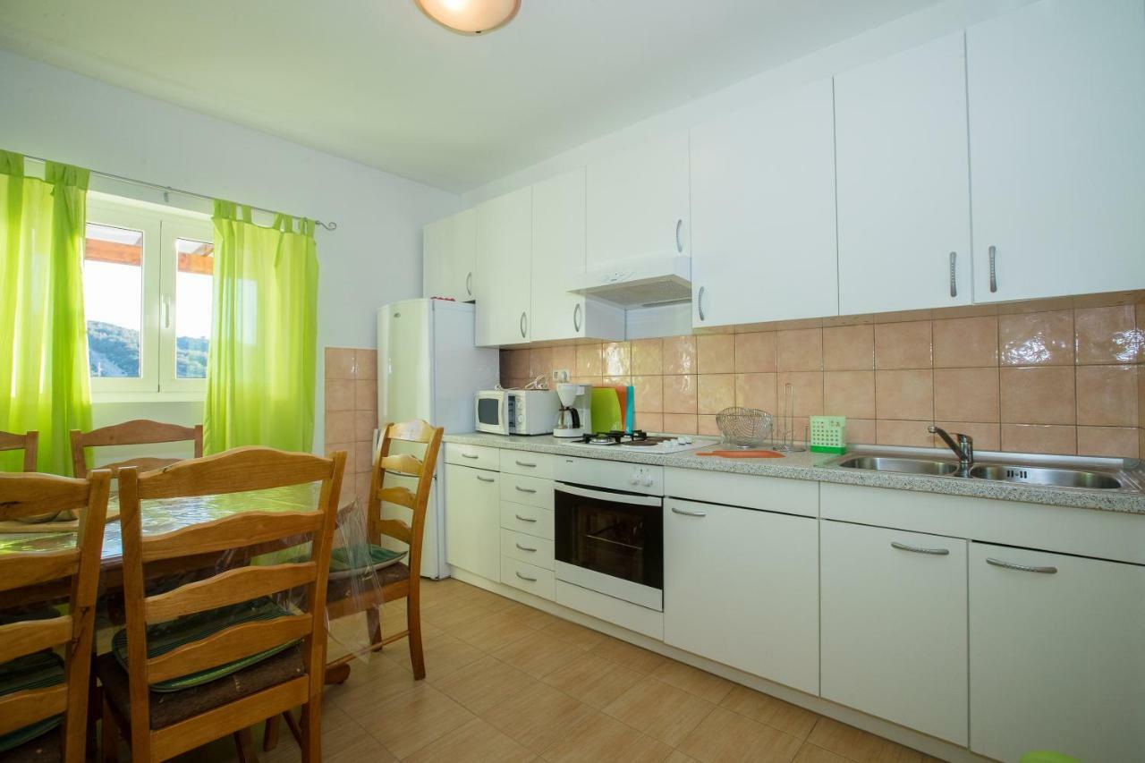 Dania Apartment