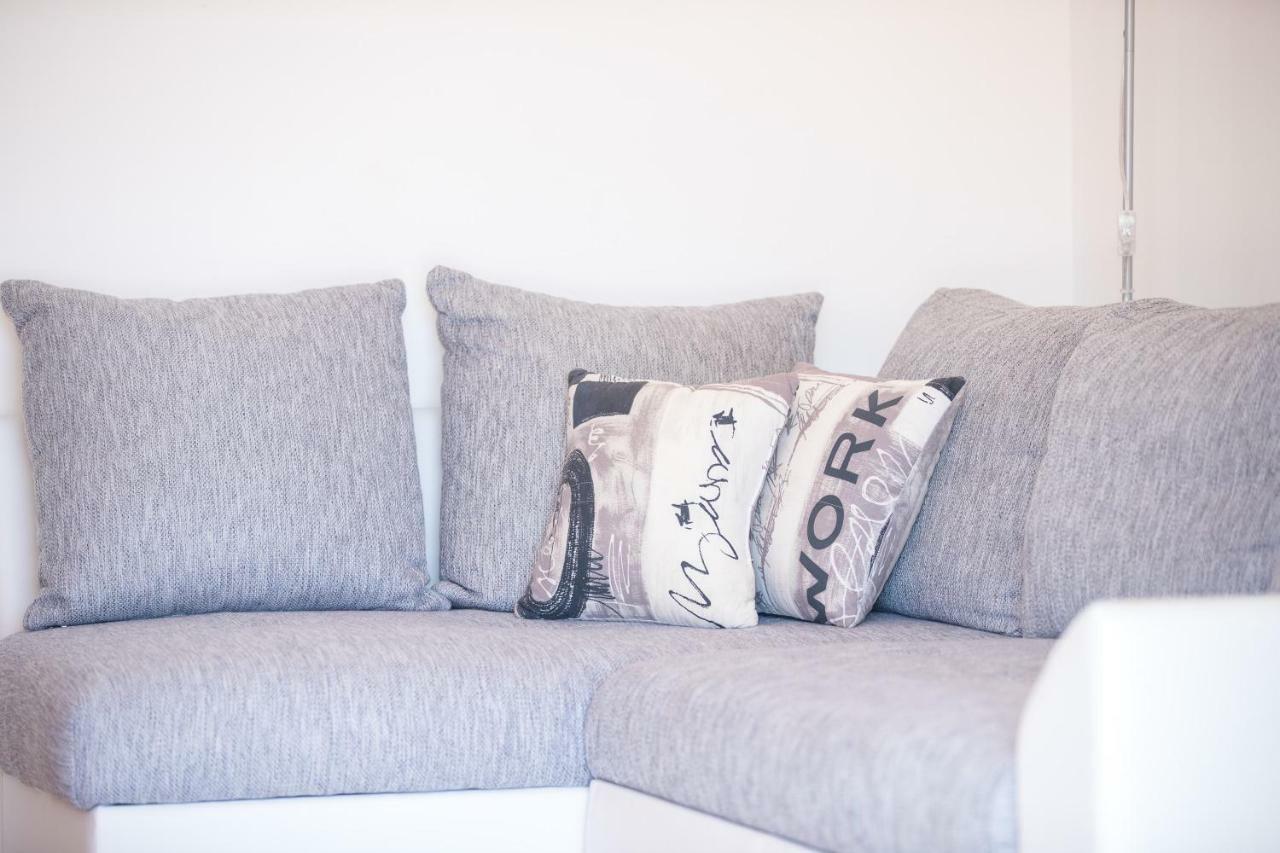 Dania Apartment
