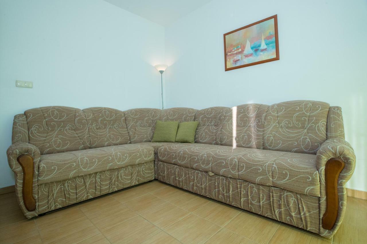 Dania Apartment