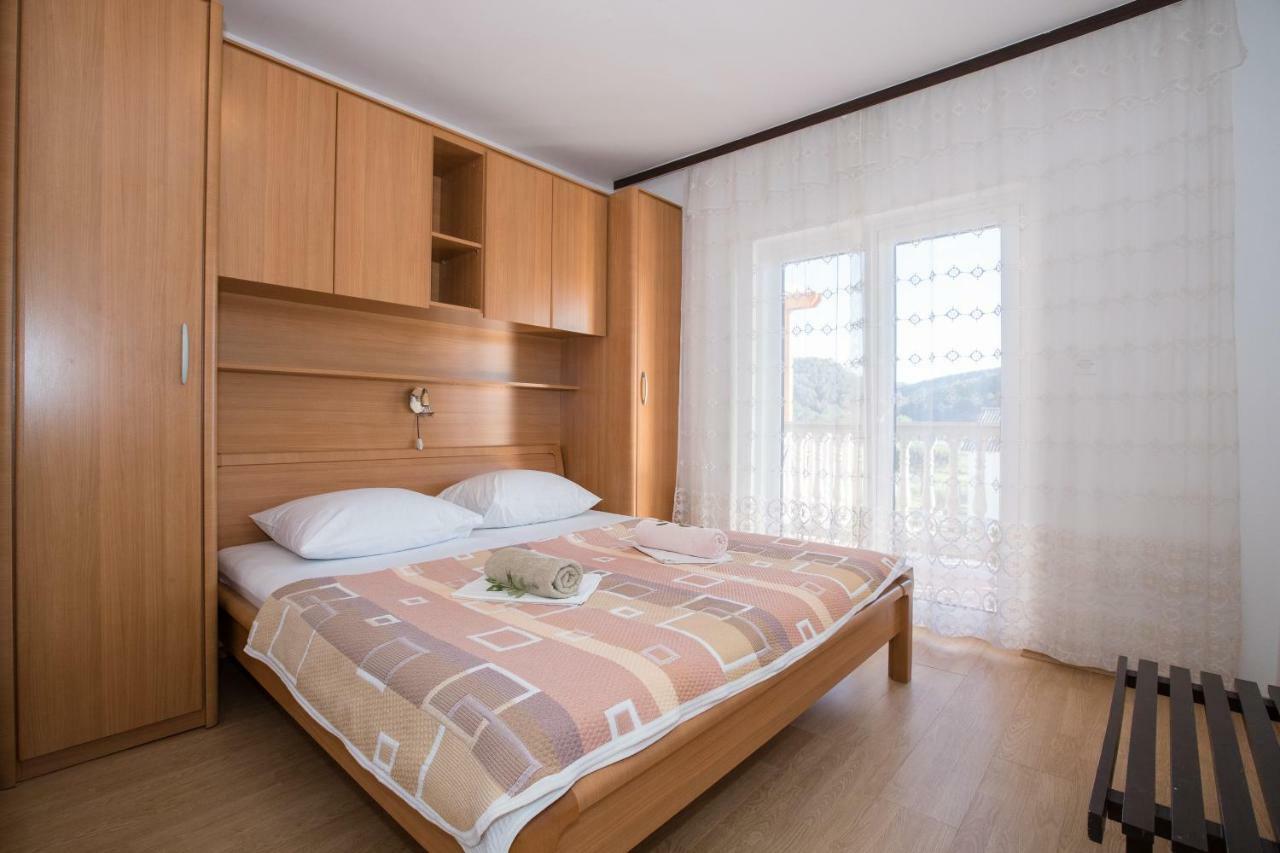 Dania Apartment